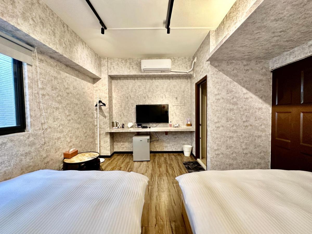 御旅 Inn Taichung Extérieur photo