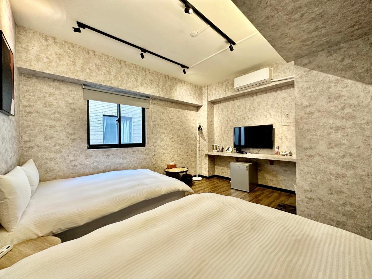 御旅 Inn Taichung Extérieur photo