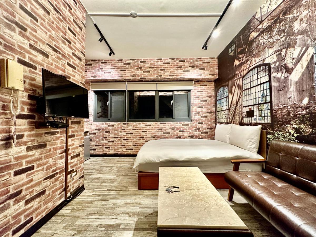 御旅 Inn Taichung Extérieur photo